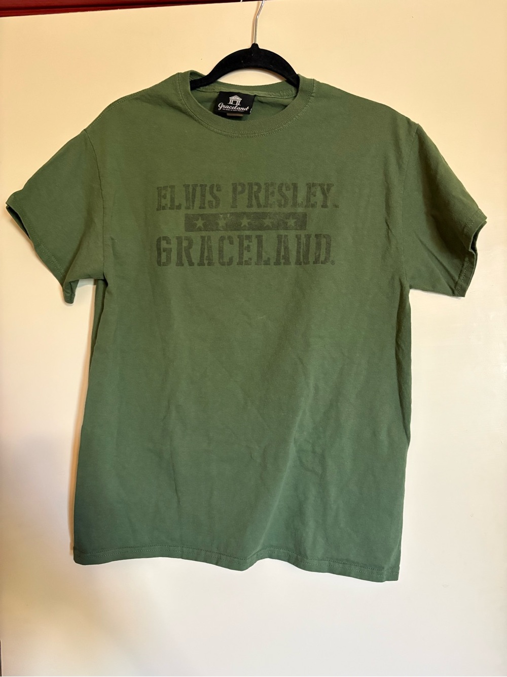 Graceland Elvis Presley Men's Green Short Sleeve T-Shirt